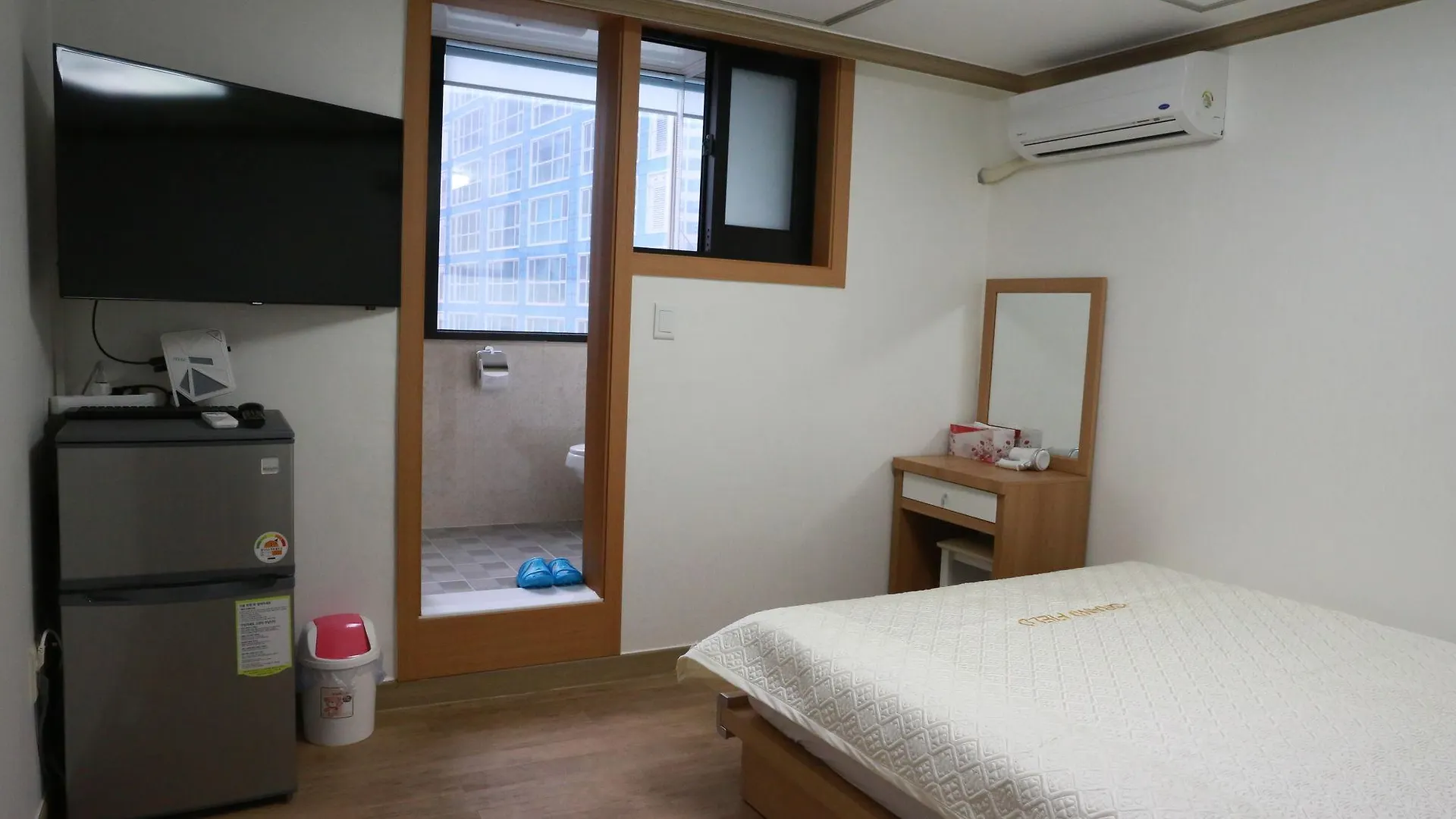 Grand Field Residence Hostel Seoul Hotel