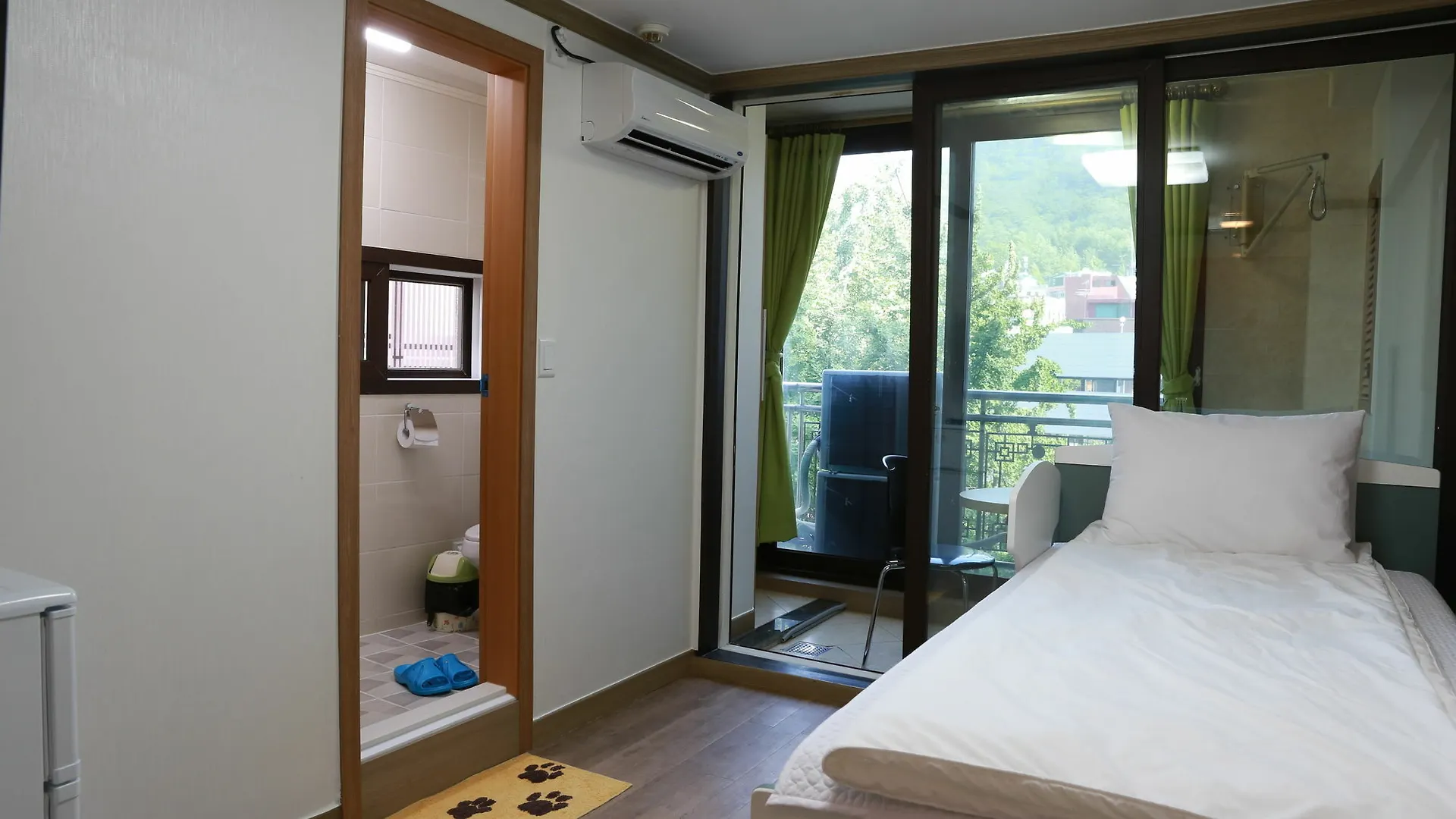 Grand Field Residence Hostel Seoul 2*,