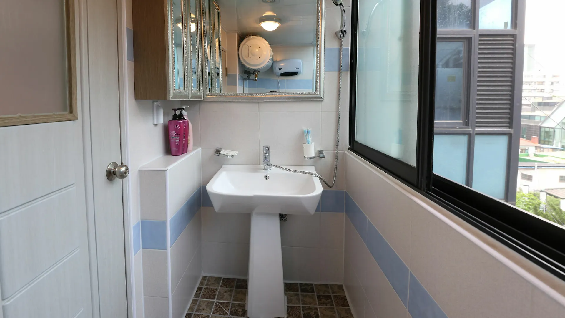 Hotel Grand Field Residence Hostel Seoul
