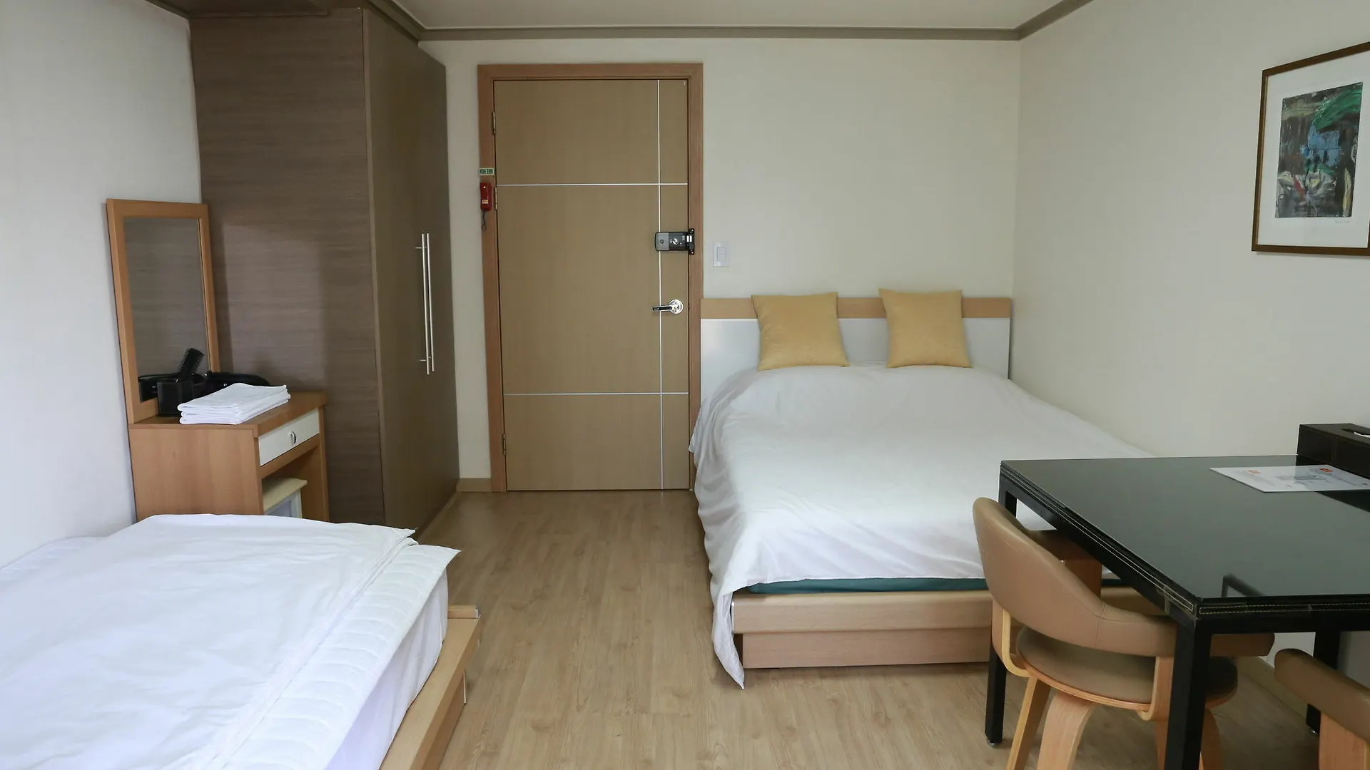 Hotel Grand Field Residence Hostel Seoul