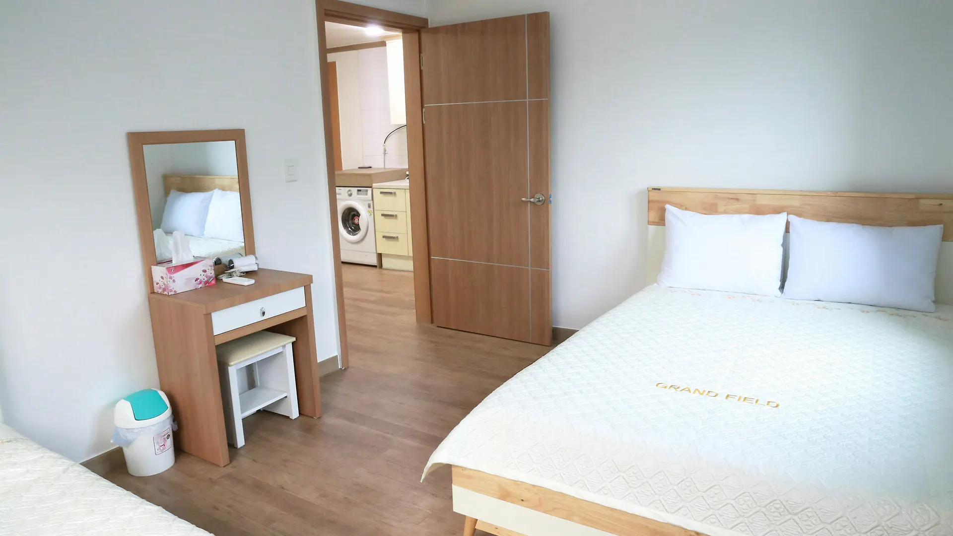 Hotel Grand Field Residence Hostel Seoul